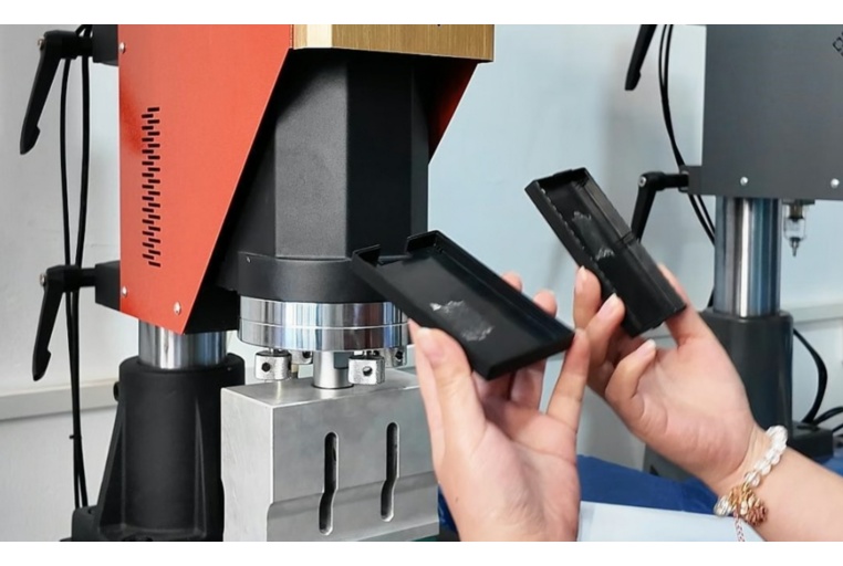 醫(yī)療器械塑料激光焊接機廠家全解析：選擇指南、優(yōu)勢與未來趨勢