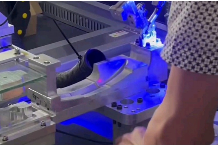 塑料激光焊接機智能產(chǎn)線交鑰匙工程：未來制造業(yè)的革命性解決方案