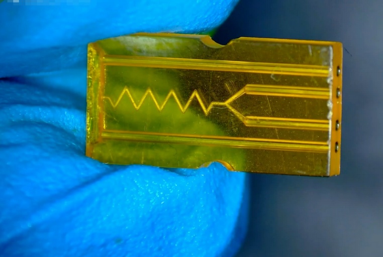 塑料激光焊接機采購成本分析：2025年省錢指南與關(guān)鍵因素解析