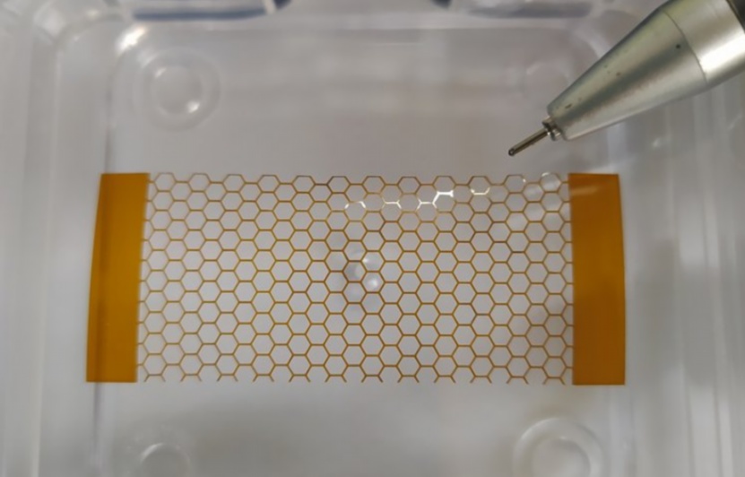 激光模切機(jī)跨行業(yè)集成創(chuàng)新趨勢(shì)：光、機(jī)、電、算深度融合