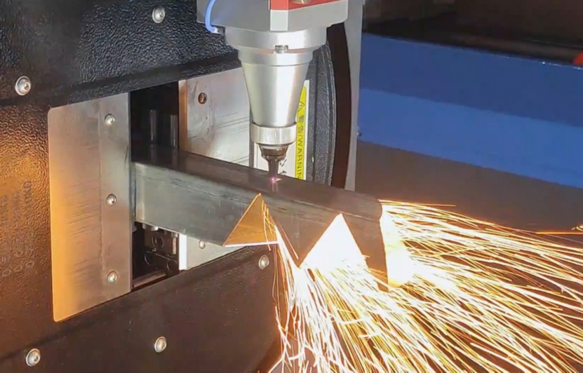 激光模切機(jī)自動(dòng)收卷跑偏問(wèn)題解決方案