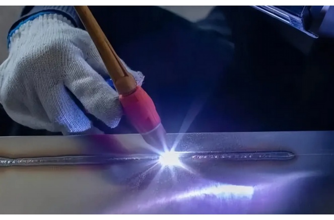 光纖激光焊接機(jī)自動對焦控制系統(tǒng)原理解析