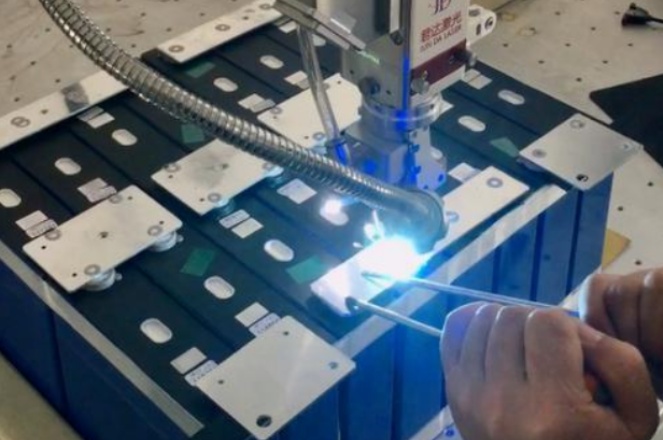 光纖激光焊接機在鈑金加工行業的應用實錄