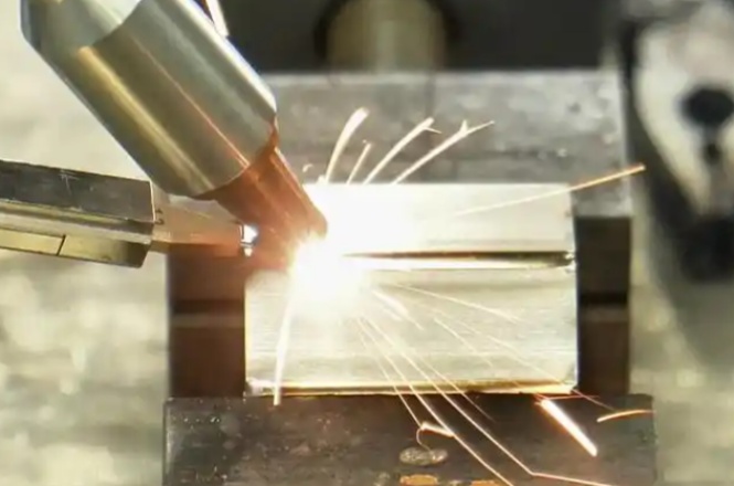 光纖激光焊接機年度維護費用預(yù)估