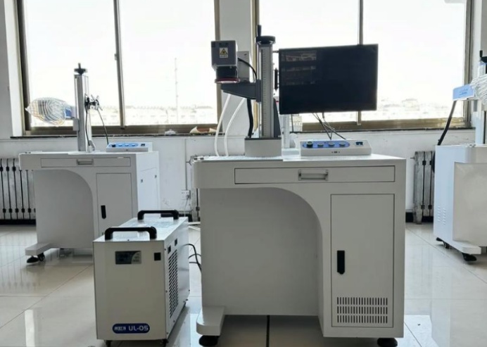 視覺(jué)定位激光機(jī)和傳統(tǒng)激光機(jī)的區(qū)別